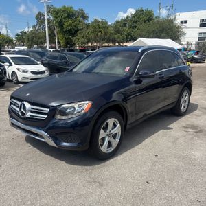 صورة 1 لـ 2017 Mercedes-BENZ GLC