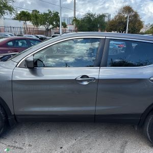 NISSAN ROGUE SPORT S - 4