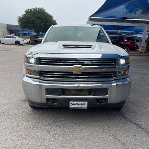 CHEVROLET SILVERADO - 10