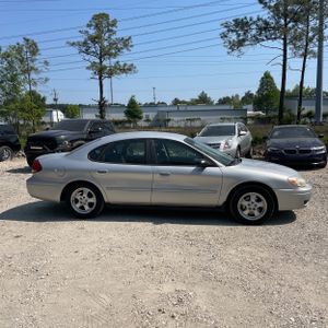 FORD TAURUS SE - 10
