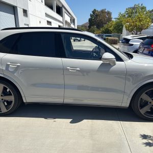صورة مصغرة 11 لـ 2022 Porsche CAYENNE TURBO S E-HYBRID