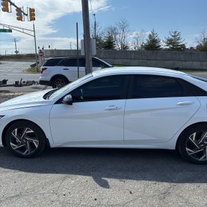 HYUNDAI ELANTRA SEL SPORT - 4