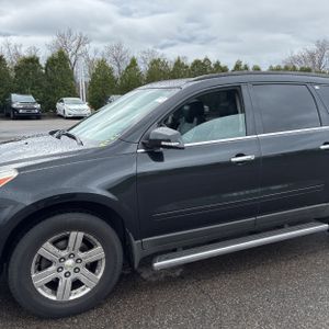 CHEVROLET TRAVERSE LT - 2