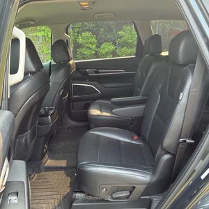 صورة 33 لـ 2023 KIA TELLURIDE S
