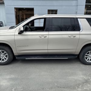 CHEVROLET SUBURBAN LT - 4