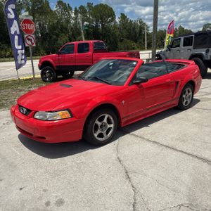 FORD MUSTANG BASE - 1