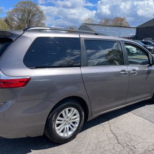TOYOTA SIENNA - 9