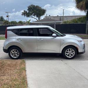 2021 KIA SOUL S 照片 10