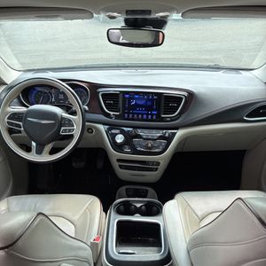 2017 Chrysler PACIFICA LIMITED — миниатюра 40