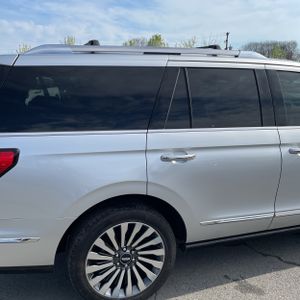 LINCOLN NAVIGATOR RESERVE - 9