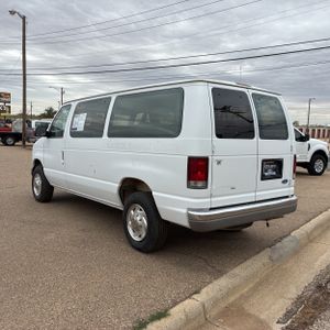 Ford Club Wagon XL - 5