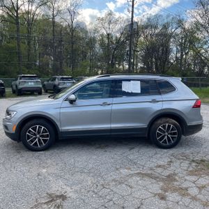 VOLKSWAGEN TIGUAN SE - 3