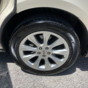 صورة مصغرة 18 لـ 2014 Lincoln MKT BASE