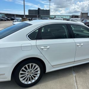 2016 Volkswagen PASSAT 1.8T SE — фото 9