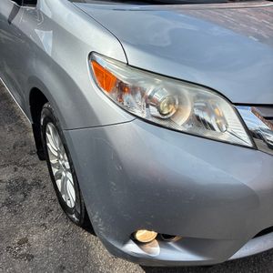 2016 Toyota SIENNA XLE 8-PASSENGER 照片 62