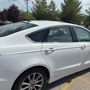 FORD FUSION HYBRID SE - 9