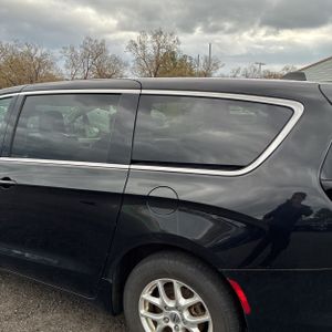 CHRYSLER VOYAGER LX - 6