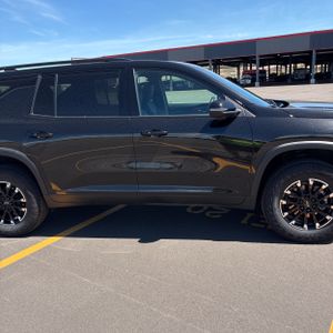 2025 Chevrolet TRAVERSE Z71 照片 11