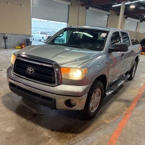 TOYOTA TUNDRA - 1