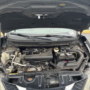 2016 Nissan ROGUE S thumbnail 40