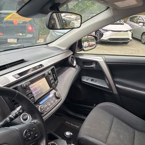 2017 Toyota RAV4 XLE — миниатюра 58