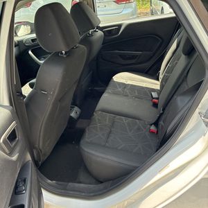 صورة مصغرة 32 لـ 2013 FORD FIESTA SE
