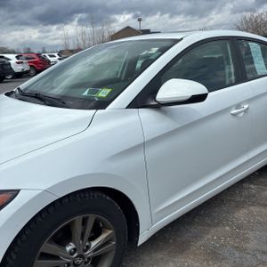 HYUNDAI ELANTRA VALUE EDITION - 2