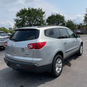 صورة 8 لـ 2011 Chevrolet TRAVERSE LS