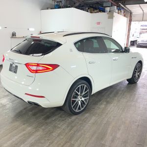 MASERATI LEVANTE S - 8