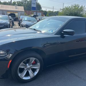 2017 Dodge CHARGER SXT 照片 2