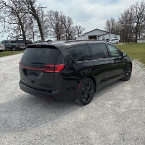 CHRYSLER PACIFICA LIMITED - 8