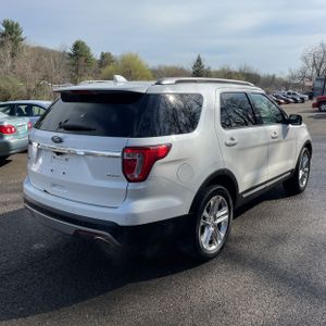 FORD EXPLORER XLT - 8