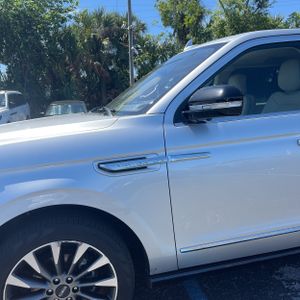 LINCOLN NAVIGATOR SELECT - 2