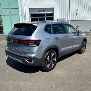 صورة 8 لـ 2025 Volkswagen TAOS SE 4MOTION