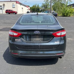 FORD FUSION SE - 7