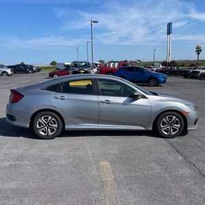2016 Honda CIVIC LX — фото 10