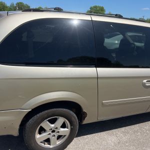 DODGE GRAND CARAVAN SXT - 9