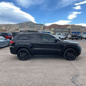 JEEP GRAND CHEROKEE ALTITUDE - 10