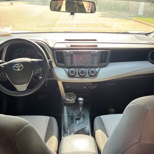 2013 Toyota RAV4 LE 照片 36