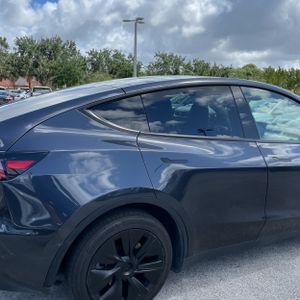 TESLA MODEL Y LONG RANGE - 9