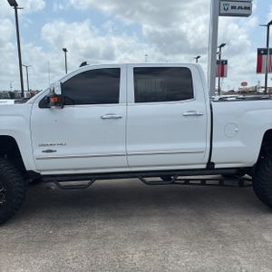 CHEVROLET SILVERADO - 4