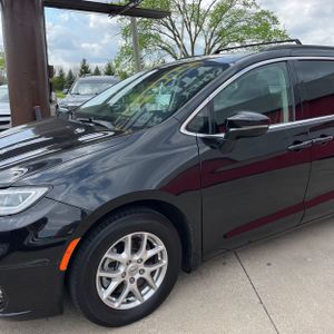 CHRYSLER PACIFICA TOURING L - 2