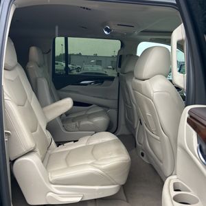 2017 Cadillac ESCALADE ESV LUXURY — фото 34