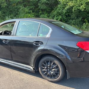 2010 Subaru LEGACY 2.5I — фото 6