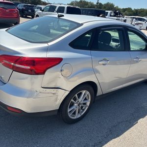 FORD FOCUS SE - 9