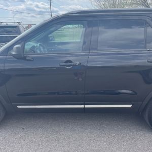 FORD EXPLORER XLT - 4