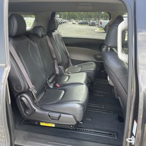 2025 KIA CARNIVAL LXS thumbnail 34