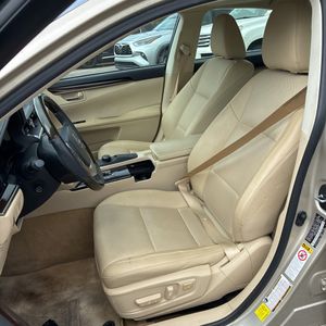صورة 32 لـ 2014 Lexus ES 350 BASE