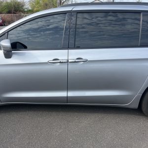 CHRYSLER PACIFICA TOURING L - 4