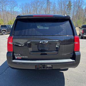 CHEVROLET SUBURBAN - 7